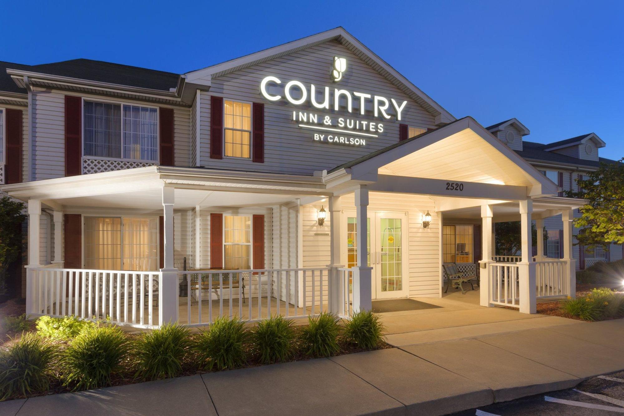 Country Inn & Suites By Radisson, Nevada, Mo Eksteriør billede