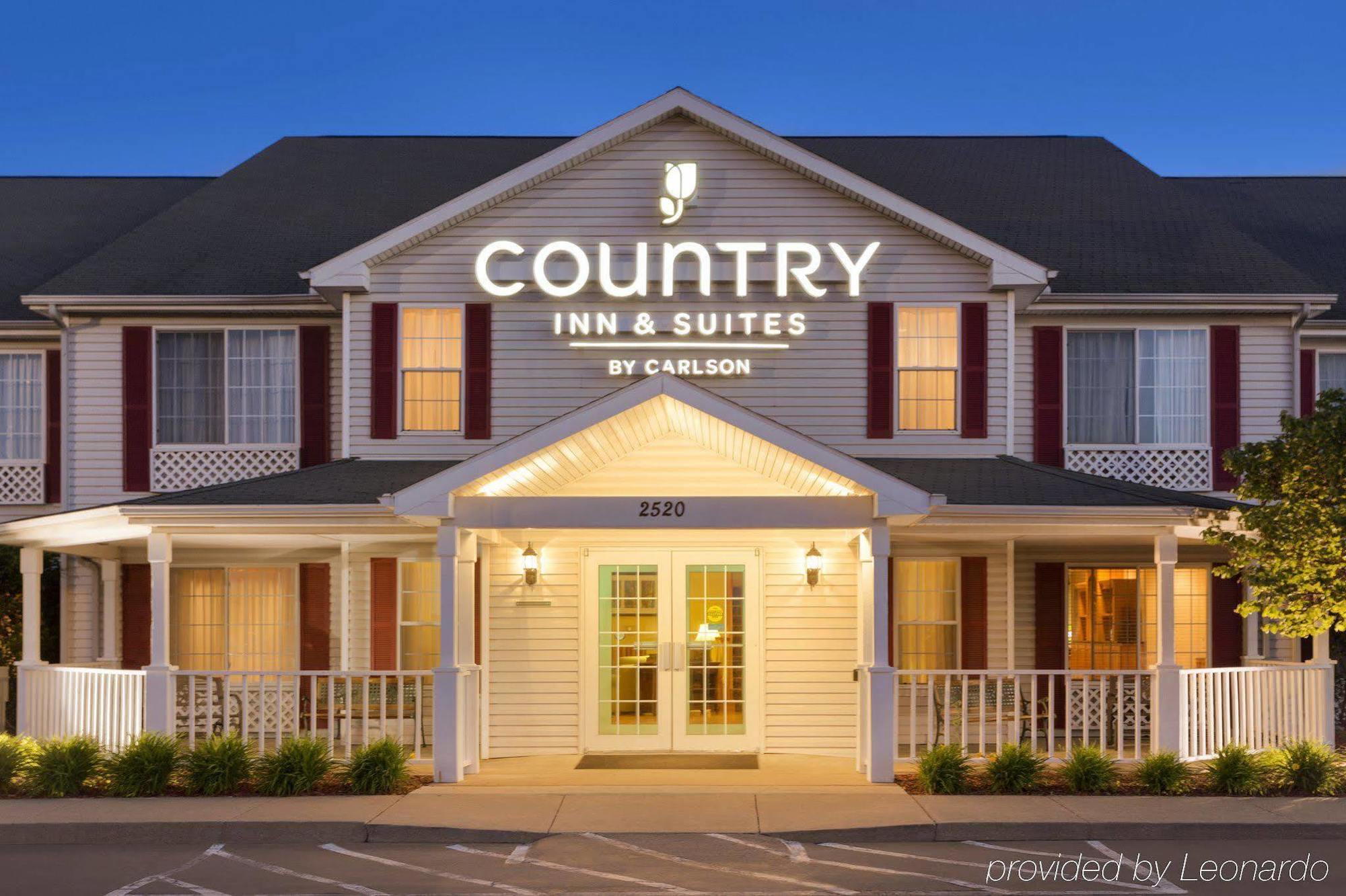 Country Inn & Suites By Radisson, Nevada, Mo Eksteriør billede